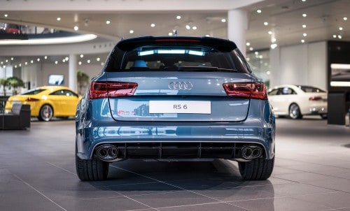 Audi RS6 Exclusive in Polar Blau Metallic